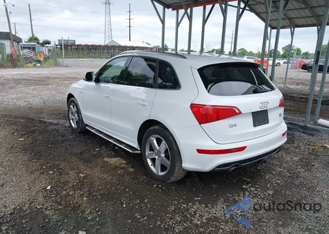 2011 Audi Q5 3.2 Premium Plus z USA, uszkodzony, nr VIN WA1DKAFP9BA097454